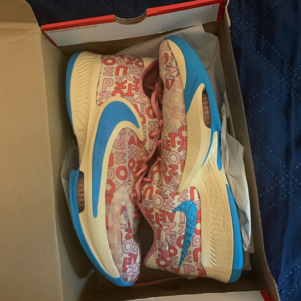 Nike Kids' Pink and Blue Graphic Sneakers